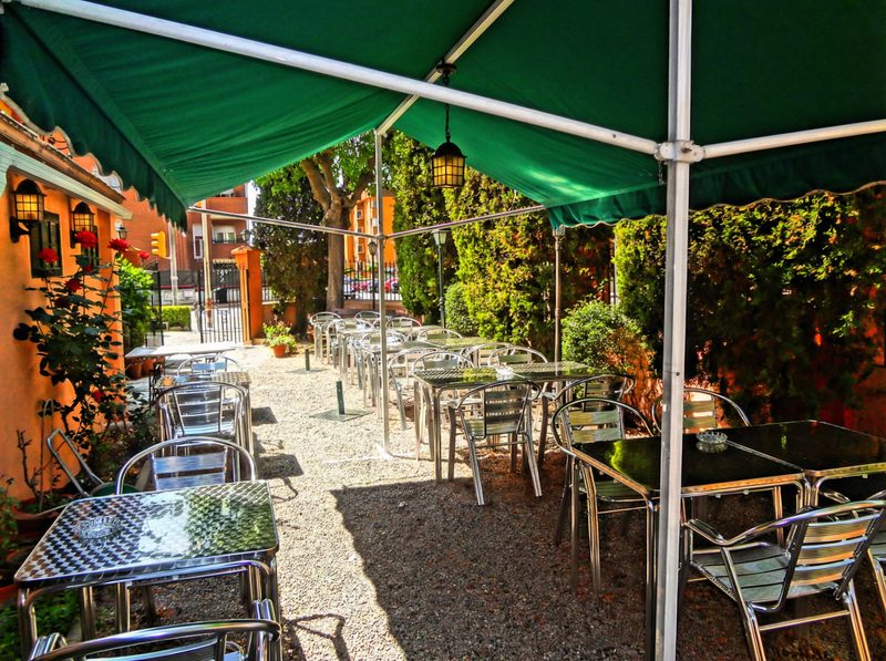 Terraza del restaurante en Cardedeu